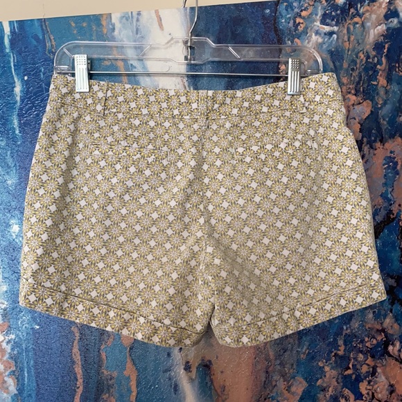 Banana Republic- Sweet Sunshine Chambray Mandala Print Shorts, Size 4 - Picture 3 of 12